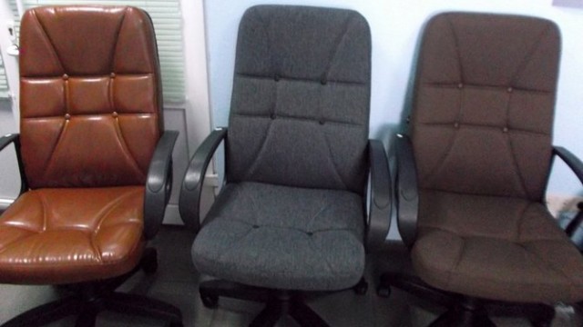 Офисное кресло AV 114