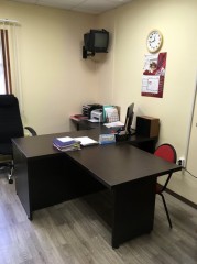 Стол в офисный кабинет с приставкой