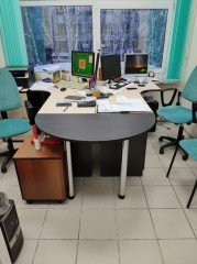 Угловые офисные столы с приставкой