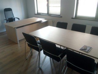 Офисная мебель в кабинет для переговоров